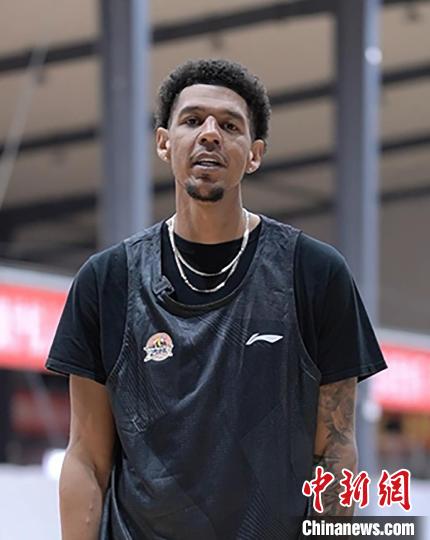 吉林东北虎男篮再添一员虎将：罗纳德·德尔福正