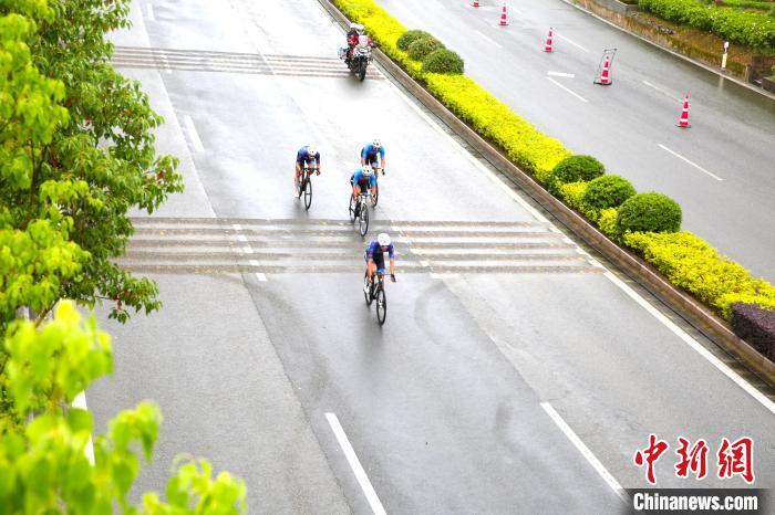 古田自行车赛吸引多国车手 500余名选手竞逐湖城