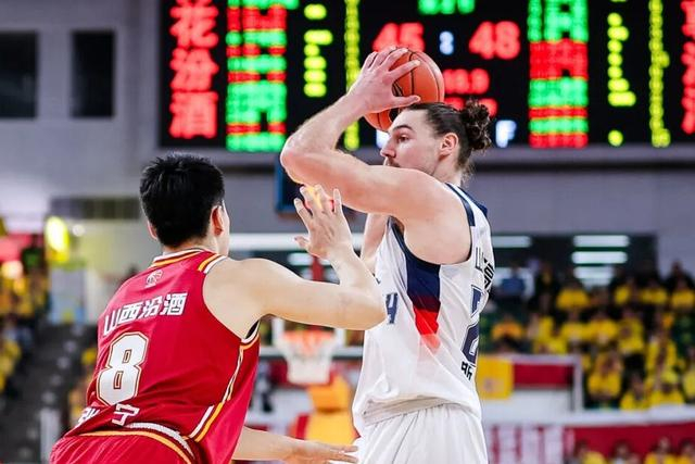 斯蒂尔对阵老东家迎关键战役，山东男篮能否守