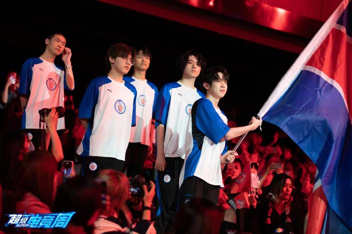 金色的雨藏在赛场外的少年心田：小落王科从叛