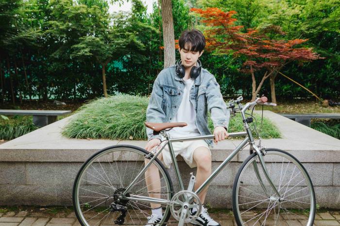 金色的雨藏在赛场外的少年心田：小落王科从叛